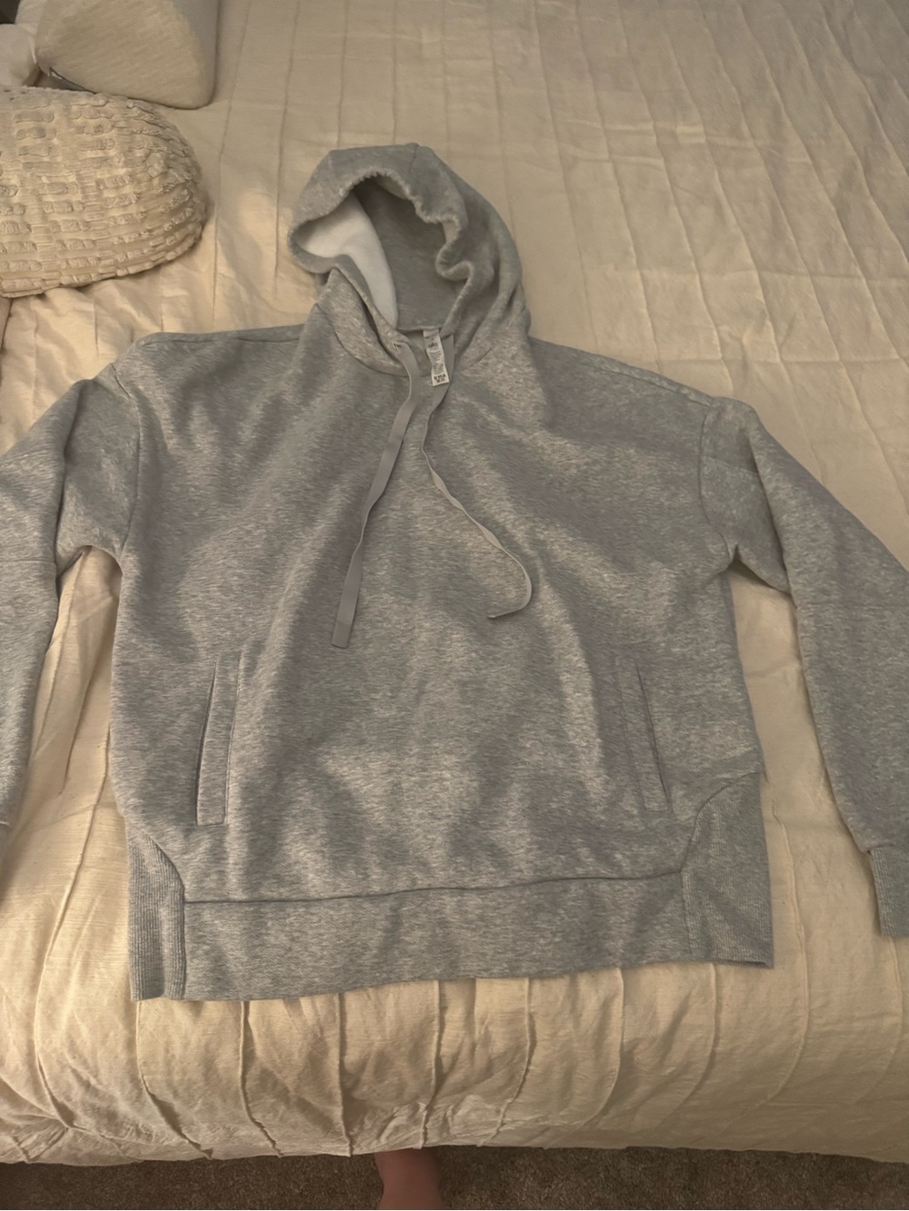 ALO Yoga Men's Light Gray Pullover Hoodie